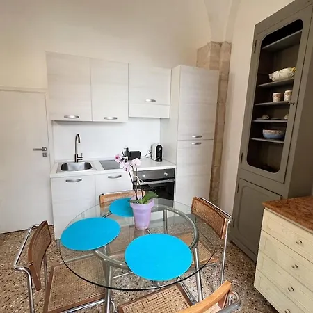 Castello Apartment *